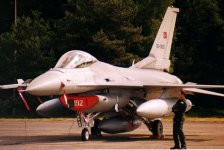 f-16.jpg
